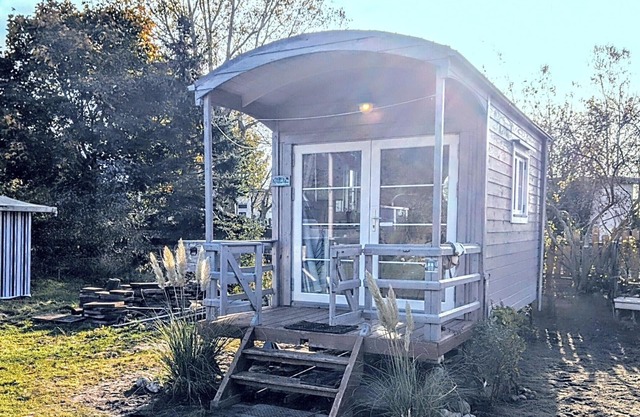 "Bunk 14" circus wagon/tiny house by the sea, glamping