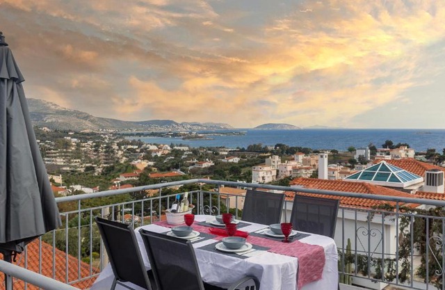 Bunny island- seaview house, private garden , Lagonisi, Attika riviera by Comfortbnb