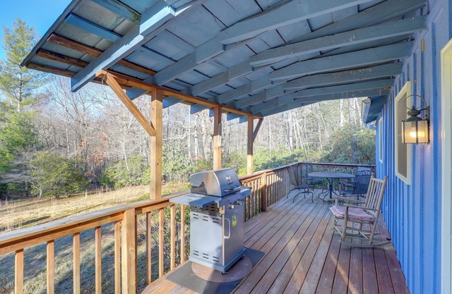 Burnsville Cabin w/Deck & Trails - Dog Friendly!