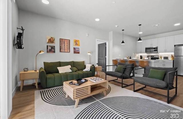 Business-Ready- Comfort & Convenience for the Traveling Professional-w/Gym