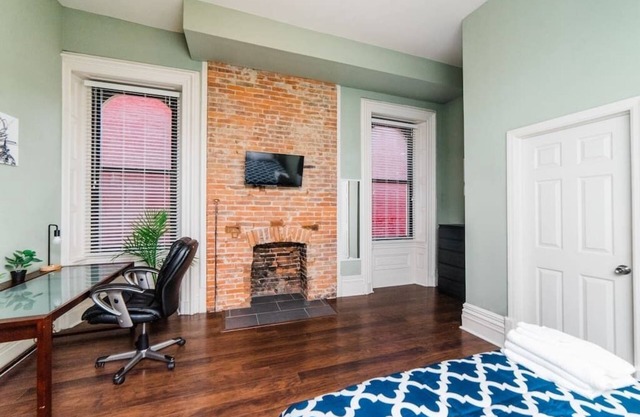 Business Suite - Walkable Entertainment
