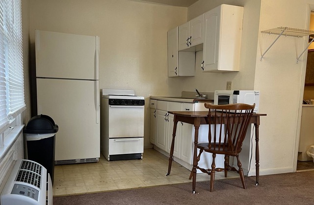 Butler Room For Rent