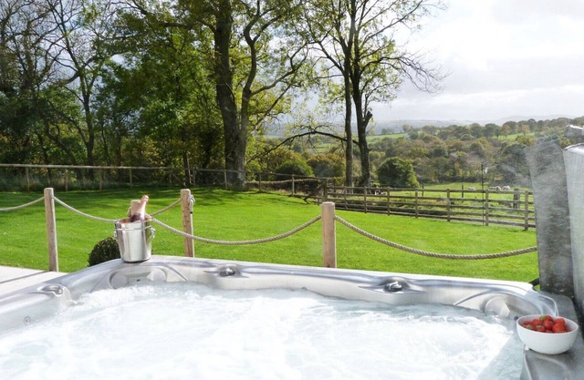 Bwthyn Dulas - Three Bedroom House, Sleeps 6