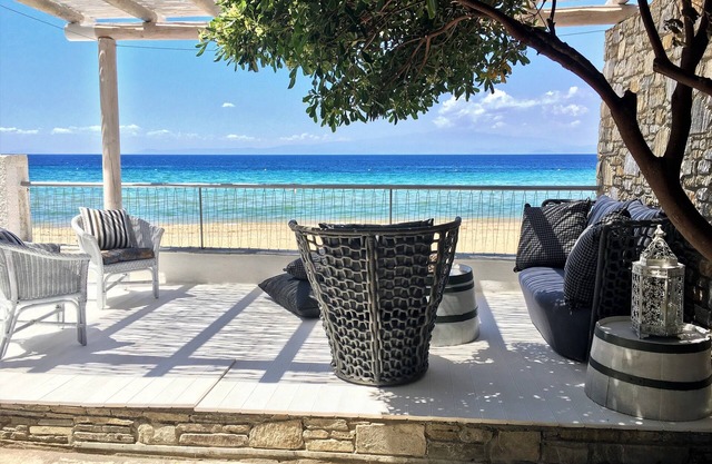 BYBLOS MARE - The Luxury Beachfront Villa in Greece.