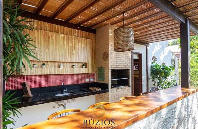 BZ03 - Casa ampla 4 suítes em Condomínio Clube