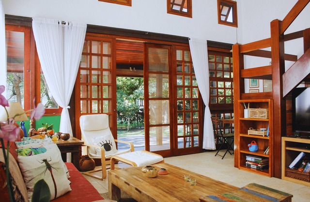 Bz10 Beautiful house! 4 suites in a club condominium!