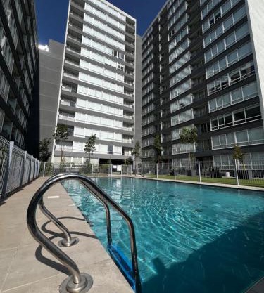 Cálido -moderno - céntrico - acogedor -