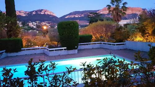"Côté Charlemagne" Centre-ville Garage Piscine Terrasse