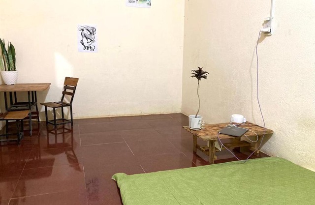 Cà Phê Dưới Hiên Nhà