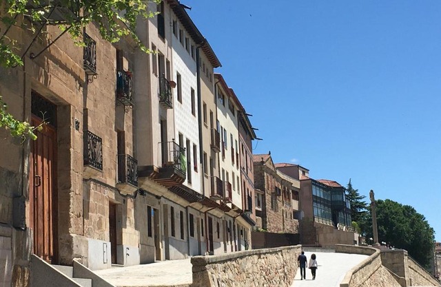 Céntrico apartamento junto al Puente Romano