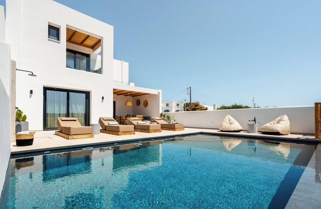C & G Villas