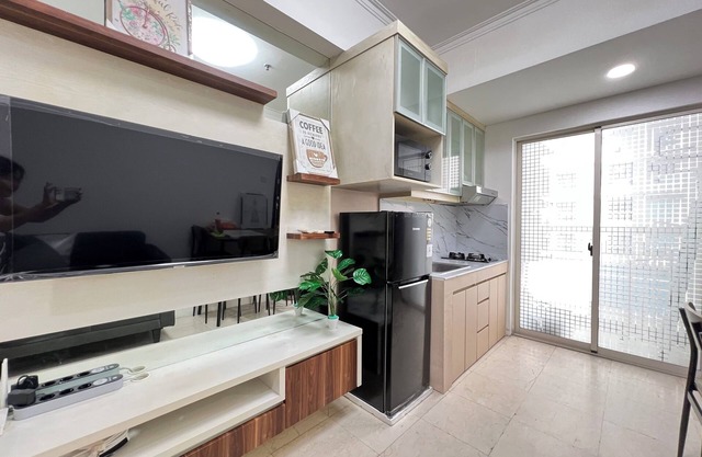 Cozy Homey 2-bedroom apartment direct to Central Park Mall and Neo Soho Mall