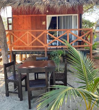 Cabaña Maydé Punto Surf Barra La Saladita