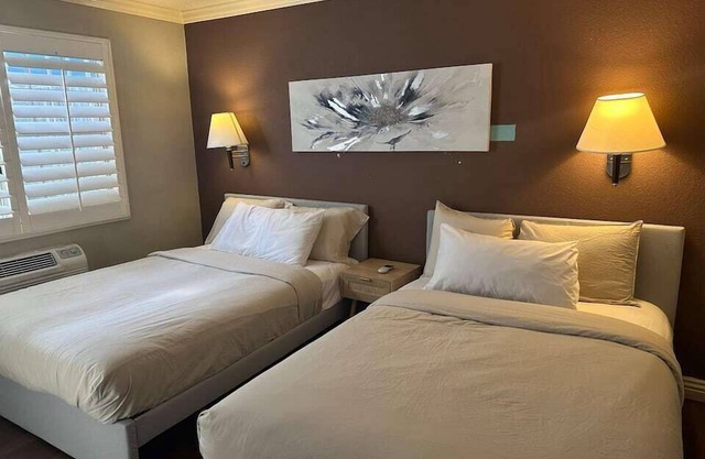 Cabana Inn & Suites