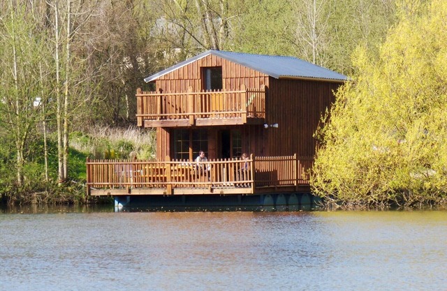 cabane flottante je n'suis pas du matin 4 6 pers