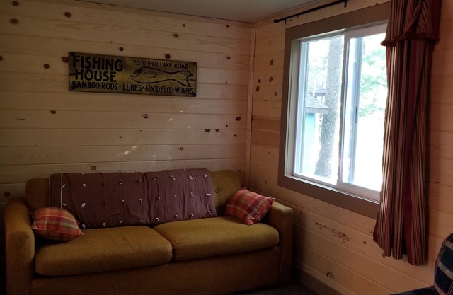 Cabin 1 - Cozy Lakeside Cabin with 1 Boat Slip Included