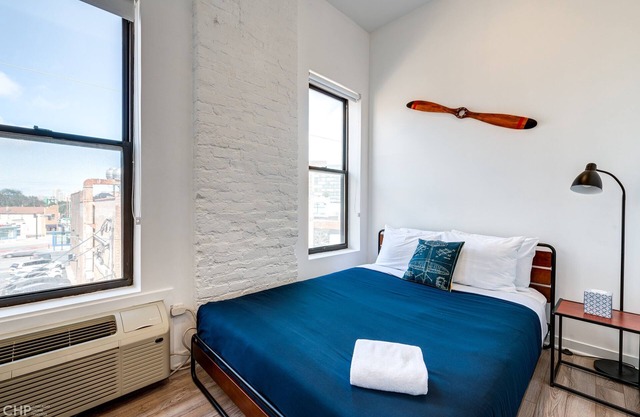 Cabin 202 by 747 Lofts