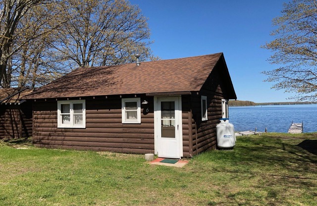 Cabin #6 - "Wapashuwi"