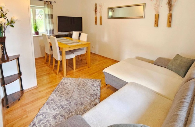 Cabin 'Beim Michl' with Mountain View, Private Terrace and Wi-Fi