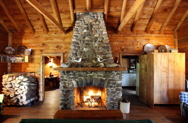 Cabin w/Private Beach. Views of Mountains, Lake and Sunset! Close to Acadia NP!