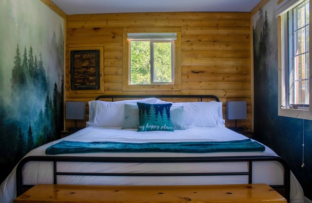 Cabin, Waterfront, Firepit, Dog Friendly
