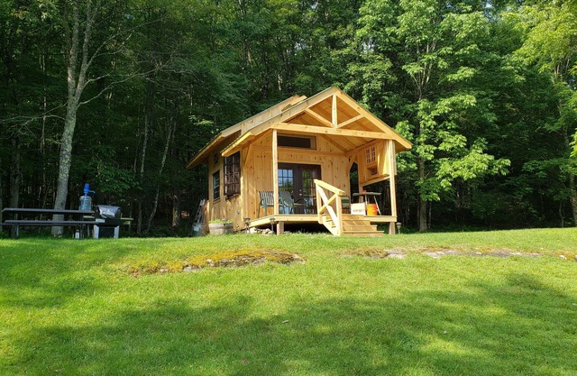 Cabin with Amazing Views of the Mountains