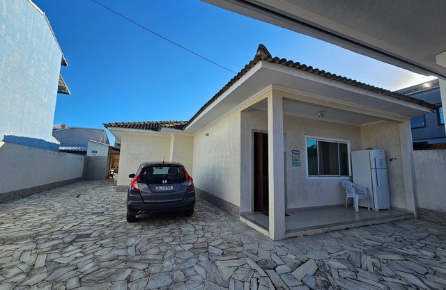 Cabo Frio Beach House. 3 bedroom house, 1 suite, closet, swimming pool, barbecue