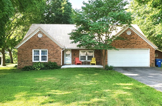 Caddyshack - Located on Stockton Golf Course