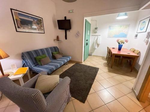 Caio Asinio Apartment