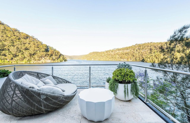 Calabash Bay Lodge at Berowra Waters, 4 bed 3 bath luxury riverfront home