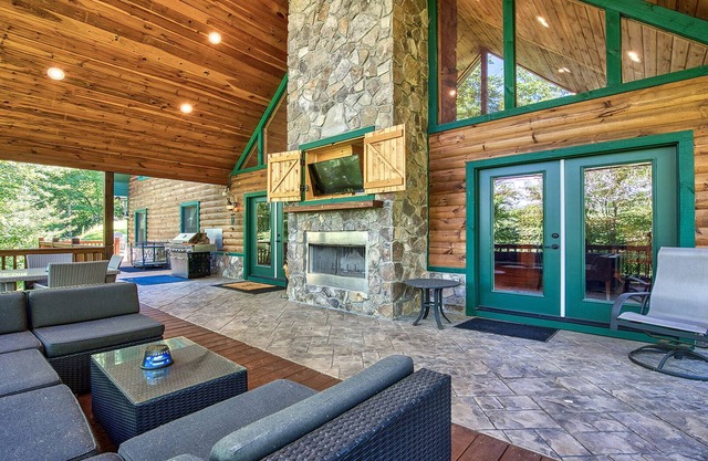 Caldwell Lodge - less than 5 miles to Harrah's Cherokee Casino.