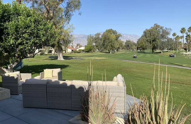 California Dreaming | Epic Views, 2 Ensuites & Space to Entertain – a Greenday property