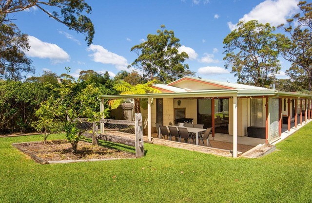 Callala Calm - Pet Friendly - 5 Mins Walk to Beach