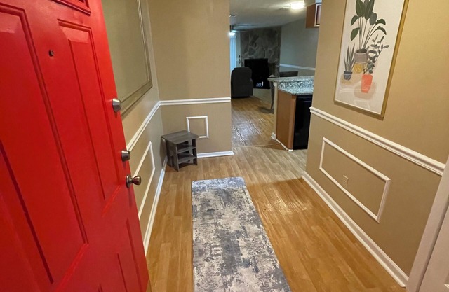 Calm, comfy & cozy townhome ready 4 U!