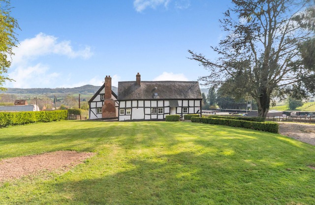 Campbell - Two Bedroom House, Sleeps 4