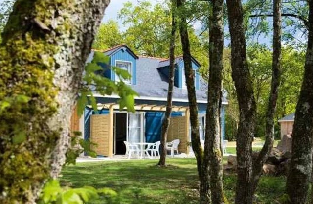 Camping 3 étoiles - Piscine - ccaiicd