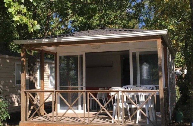 Camping 4 étoiles - Piscine - ccbahdg