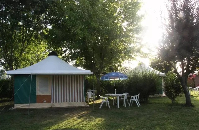 Camping Au Bois Dormant * - Canvas bungalow 3 rooms 5 persons Without toilets