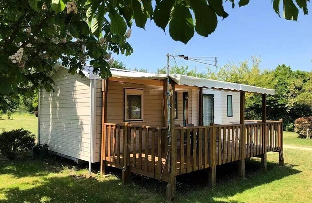Camping Au Pré de l'Etang * - Mobile home Bermuda 4 rooms 6 persons