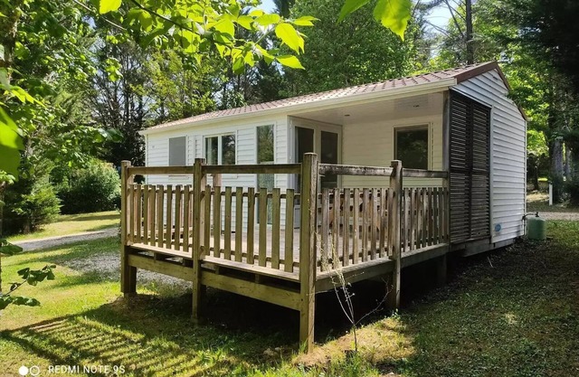 Camping de la Grande Prade * - Residence Mobile comfort Acacias with semi-covered terrace 12 m2 equipped with air conditioning 4 people