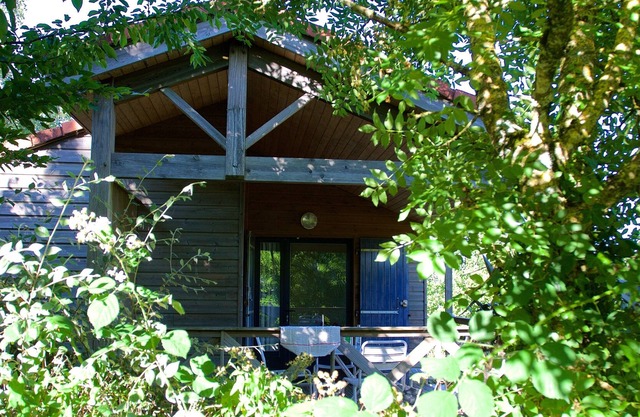 Camping La Chagnée - chalet vert