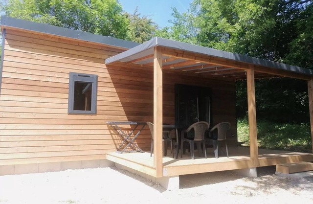 Camping L'Oasis du Berry * - PRESTIGE CHALET 6 PEOPLE 6 to 8 people - 6 people. included in the price