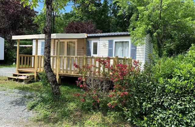 Camping Le Repaire * - MBH 011 - 3 bedrooms 6 people