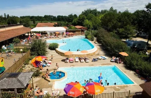 Camping Les Lacs De Courtès* - Mobil home Confort 3 rooms 4 people