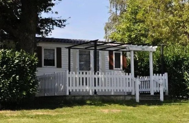 Camping Midi Pyrenees* - 3 room mobile home 4 people