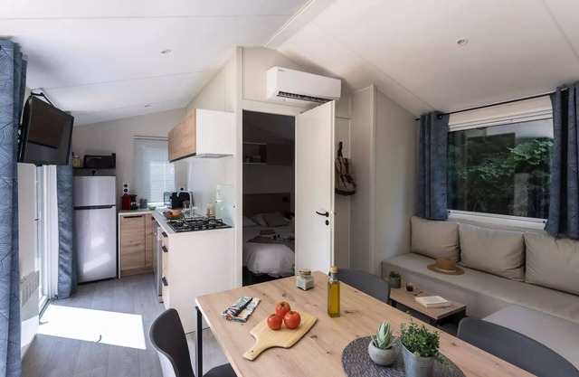 Camping Romanée Les Grottes de Roffy* - Premium 4-room mobile home for 6 people