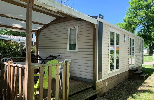 Campsite Le Pré des Moines * - Mobile home PISSENLIT + 2 bedrooms 2 to 6 people - 2 pers. included in the tariff