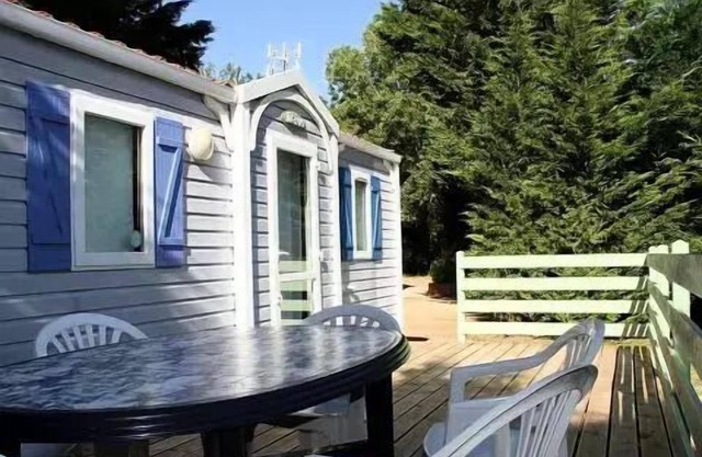 Campsite Les Sablons ** - Mobilhome for 4 People