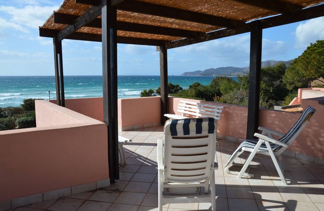 Campulongu - Villasimius: Spacious villa by the sea with panoramic terrace