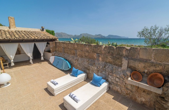 CAN CUARASSA - Spectacular traditional house facing the sea. Free WIFI.